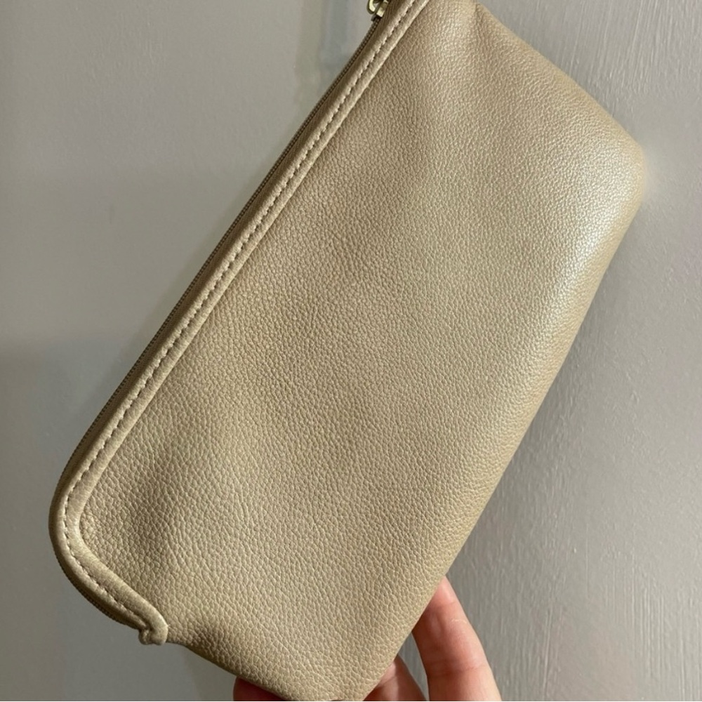 Jessica Simpson Wristlet - Picture 2 of 4